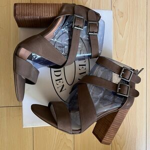 New/Never Worn Steve Madden Sundance Brown Nubuck, Size 7.5